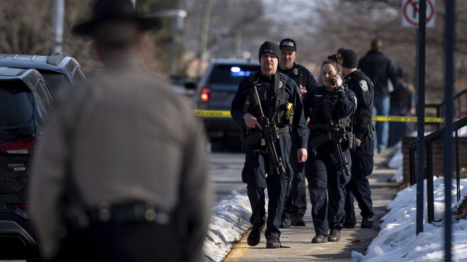 2 Milwaukee police officers shot, suspect arrested